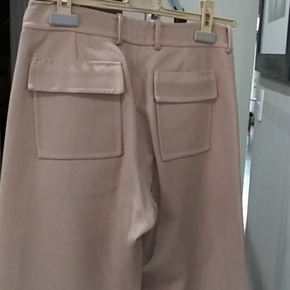 Gucci tan suit designed by Tom Ford - Picture 6 of 10